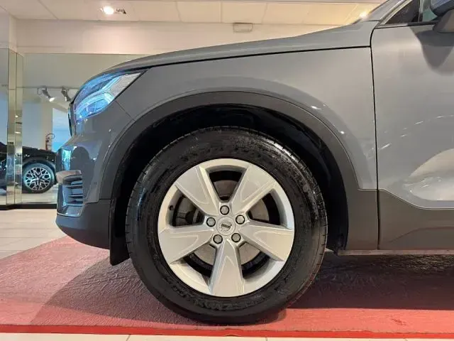 Usata Volvo XC40 Plus 150 CV (110 kW) 2019 Bianco metallizzato SUV