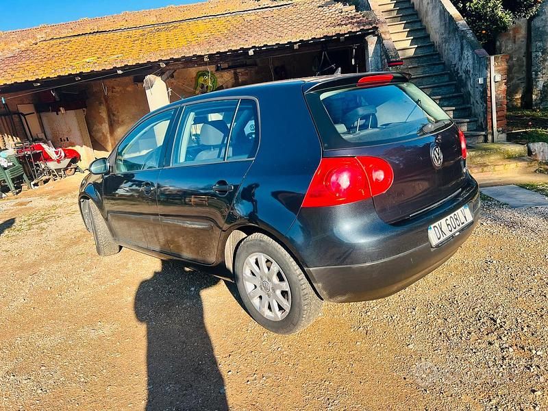 Blu Usata 2006 VW Golf Tre volumi | 3000 € - Immagine 1/4