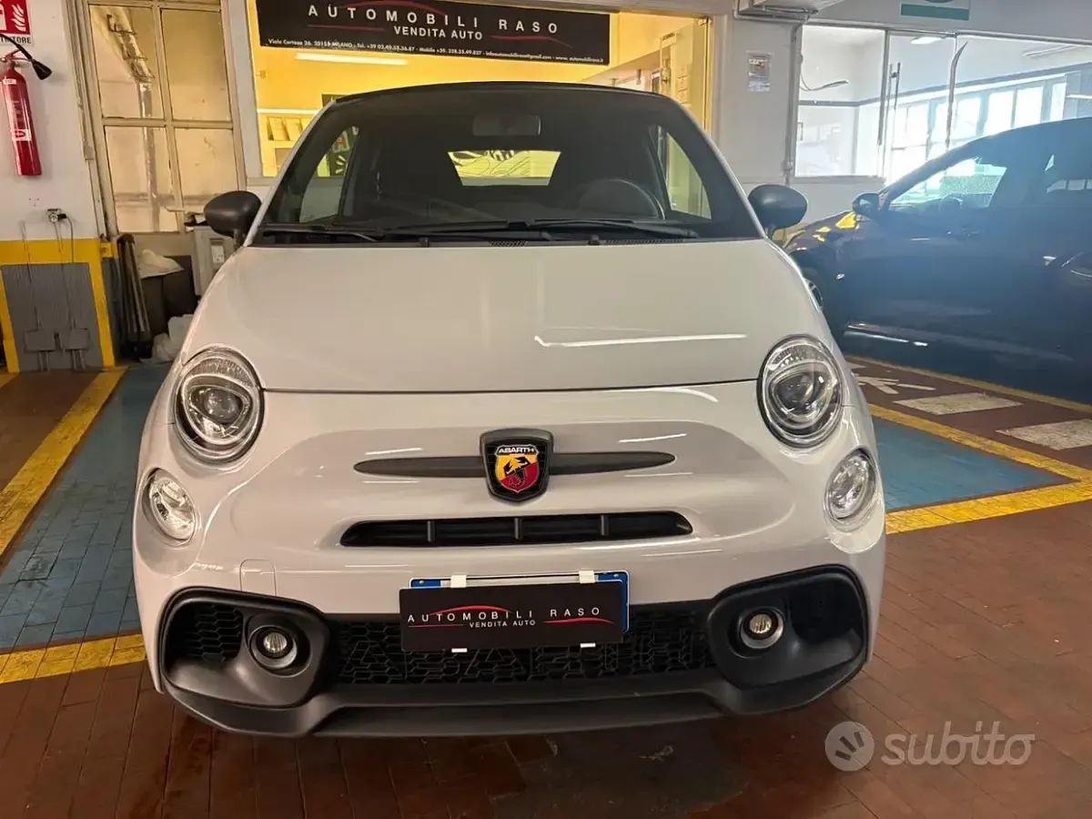 Usata Abarth 595C Competizione 180 CV (132 kW) 2022 Grigio Cabrio