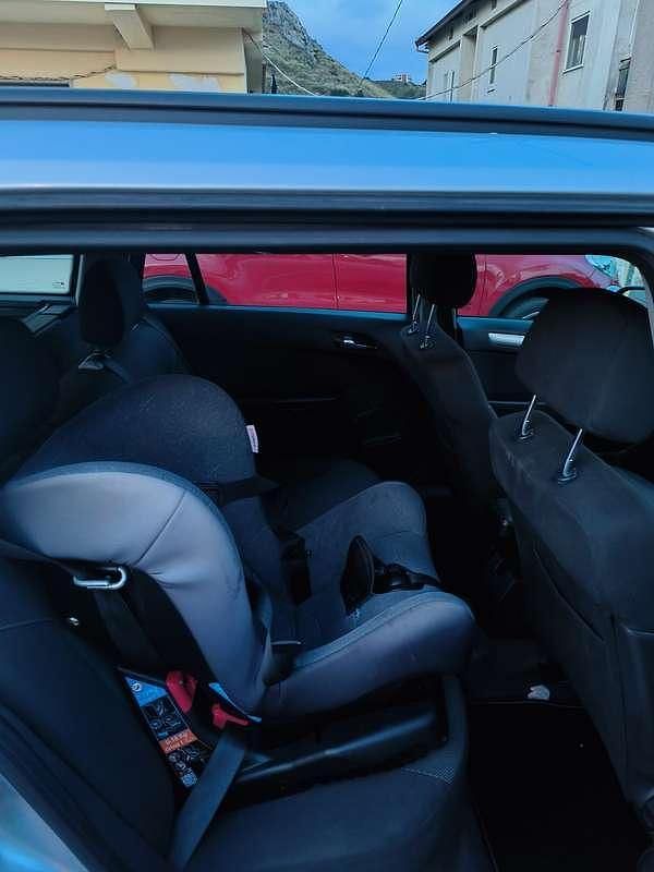 Usata Opel Astra Cosmo 110 CV (80 kW) 2009 Station wagon