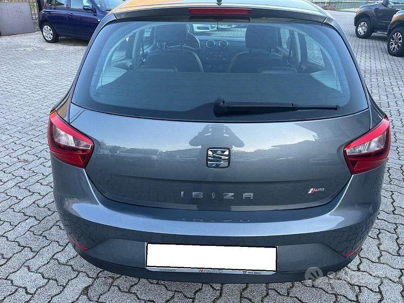 Usata Seat Ibiza CONNECT 75 CV (55 kW) 2017 Grigio scuro Berlina