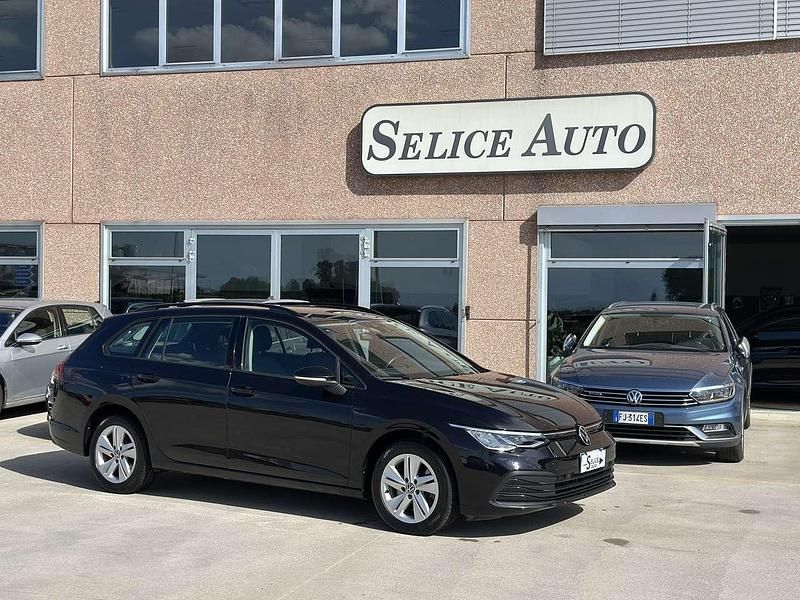 Usata VW Golf VIII Life 116 CV (85 kW) 2022 Other Station wagon
