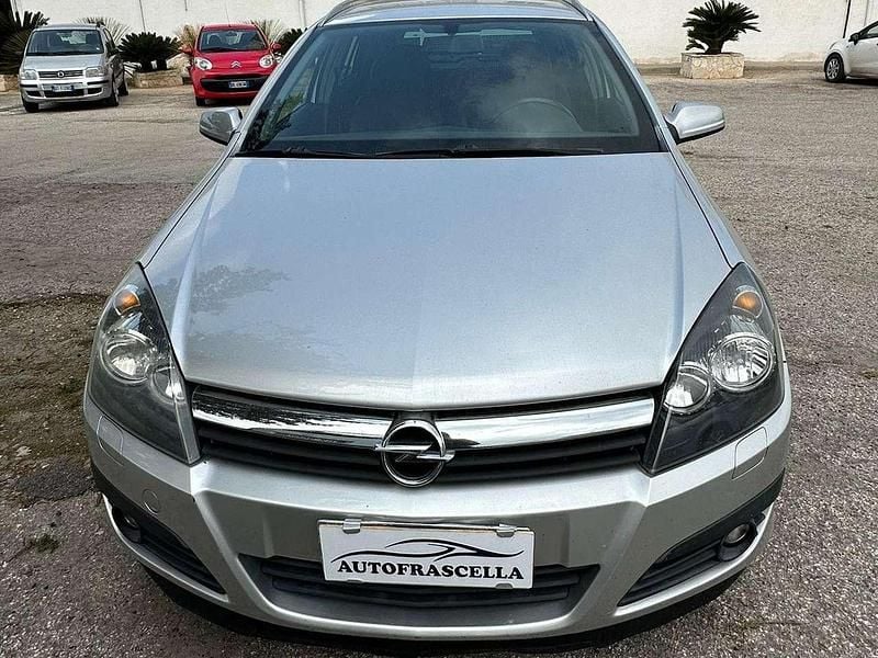 Usata Opel Astra Enjoy 105 CV (77 kW) 2006 Grigio Station wagon