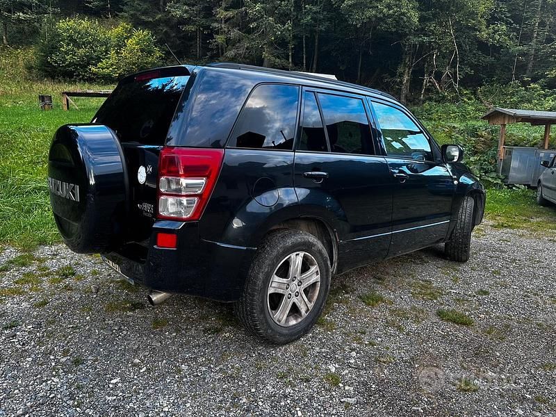 Usata Suzuki Grand Vitara 129 CV (94 kW) 2006 Nero Berlina