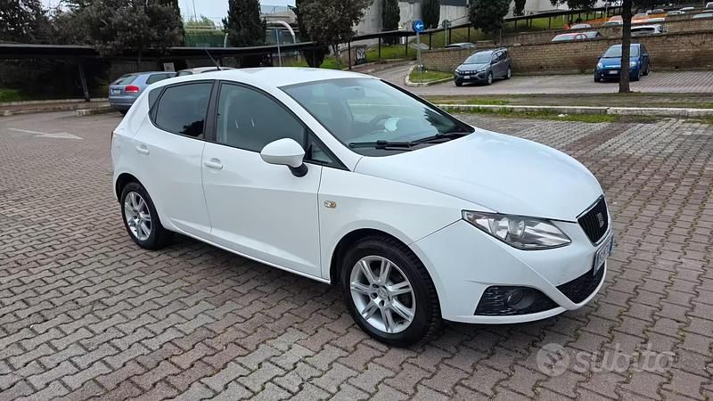 Usata Seat Ibiza Style 70 CV (51 kW) 2008 Bianco Berlina