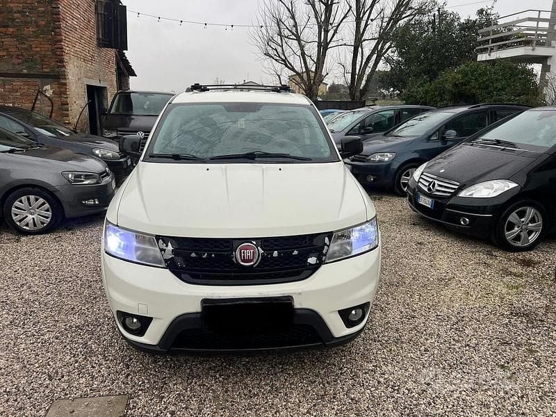 Usata Fiat Freemont Lounge 140 CV (102 kW) 2012 Bianco SUV