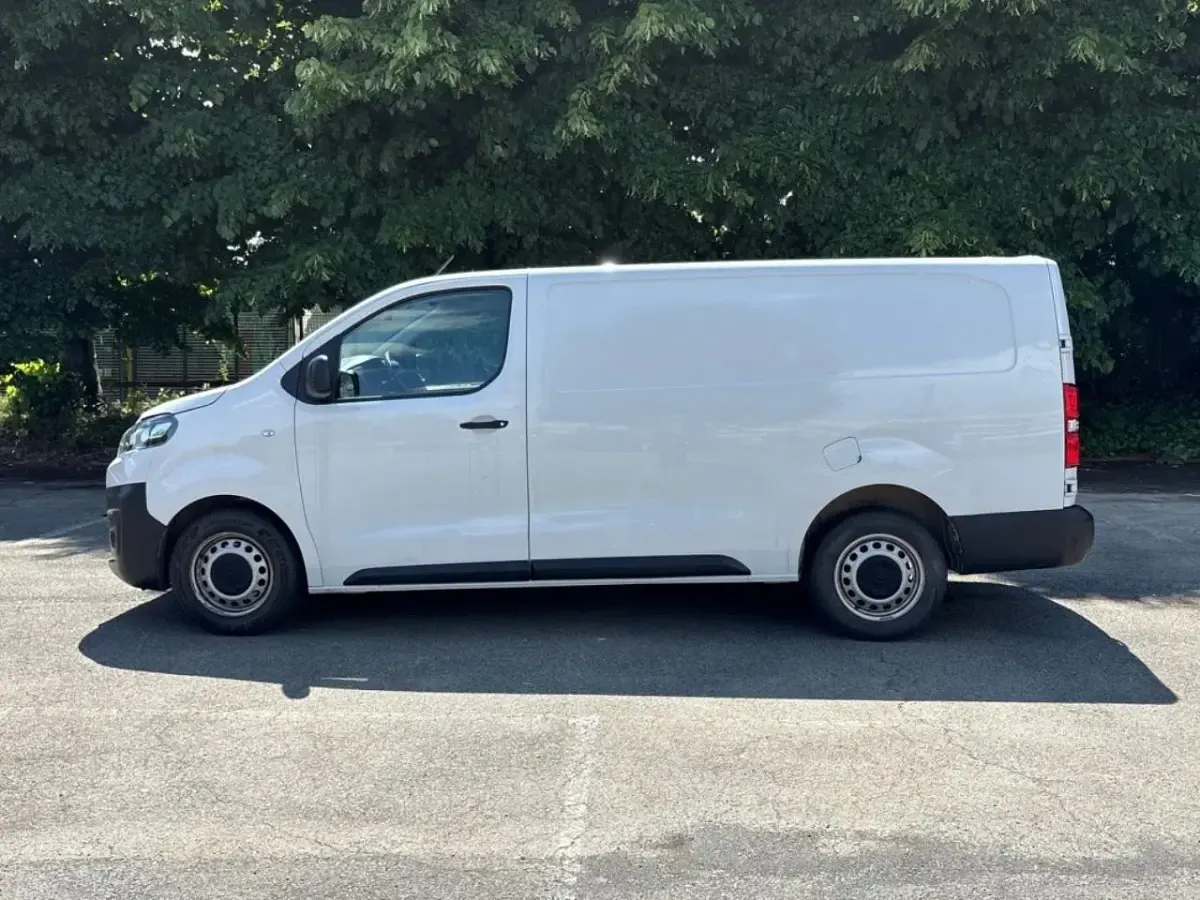 Usata Citroën Jumpy 102 CV (75 kW) 2023 Bianco Monovolume