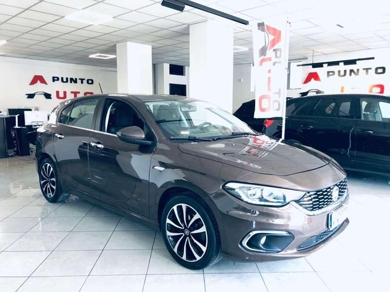 Usata Fiat Tipo Mirror 130 CV (95 kW) 2020 Marrone Berlina