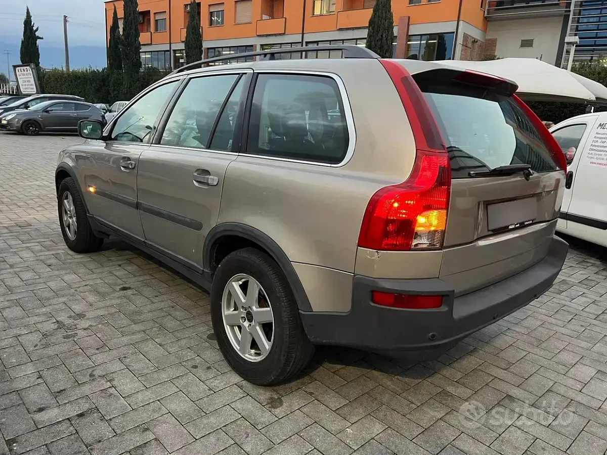 Usata Volvo XC90 163 CV (119 kW) 2003 Marrone SUV