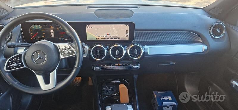 Usata Mercedes GLB200 150 CV (110 kW) 2021 Bianco SUV