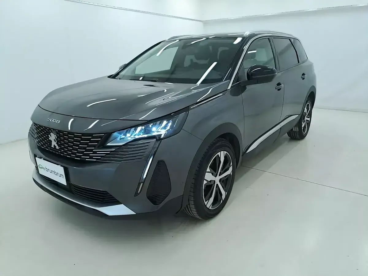 Usata Peugeot 5008 Allure 131 CV (96 kW) 2022 Grigiogrigio SUV