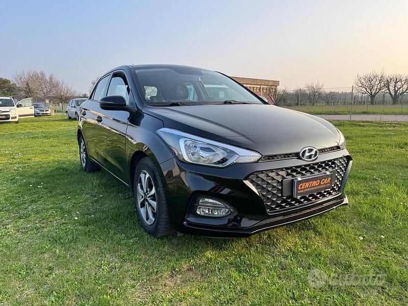 Usata Hyundai i20 74 CV (54 kW) 2019 Nero Utilitaria