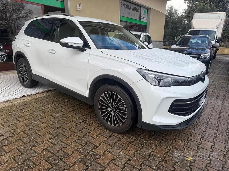 Usata VW Tiguan Edition 150 CV (110 kW) 2024 Bianco SUV