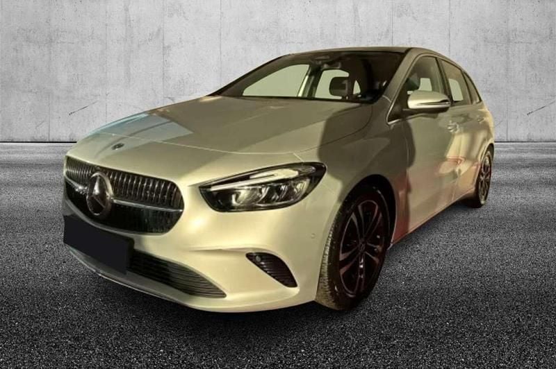 Usata Mercedes B200 Advanced 150 CV (110 kW) 2023 Argento Monovolume