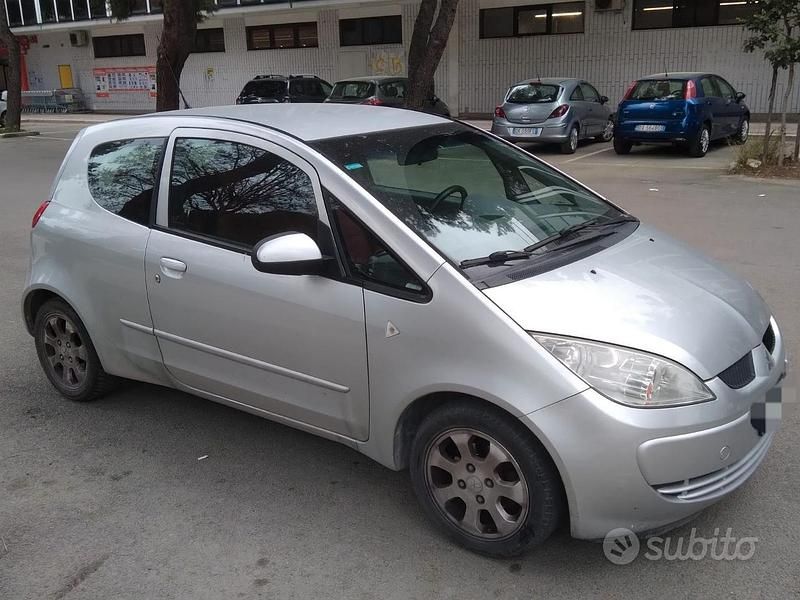 Usata Mitsubishi Colt 95 CV (69 kW) 2005 Grigio Utilitaria