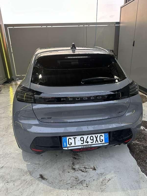 Usata Peugeot 208 GT 101 CV (74 kW) 2024 Grigio Utilitaria