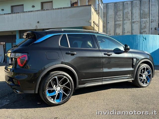 Usata Lynk & Co 01 179 CV (131 kW) 2023 Nero SUV