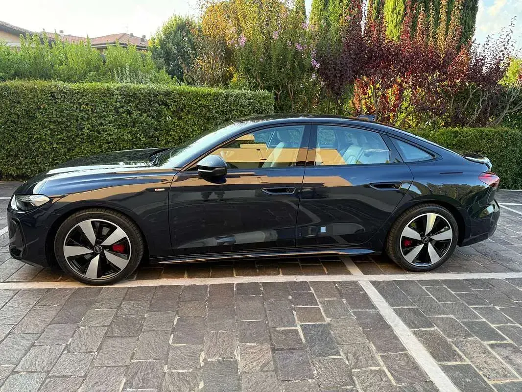 Usata Audi A5 S-Line 204 CV (150 kW) 2025 Blu/azzurro Berlina