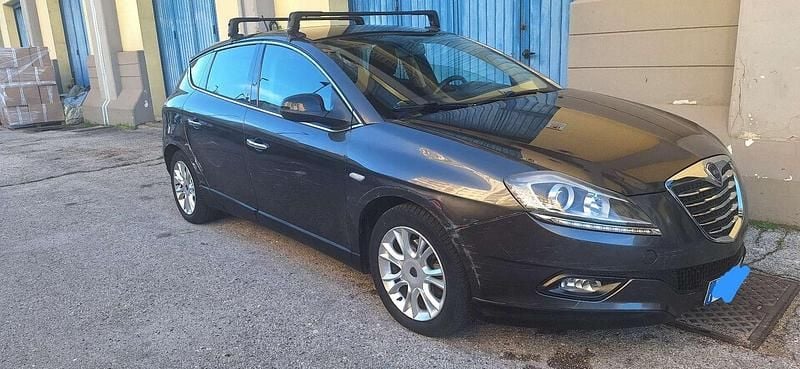 Usata Lancia Delta 120 CV (88 kW) 2013 Utilitaria