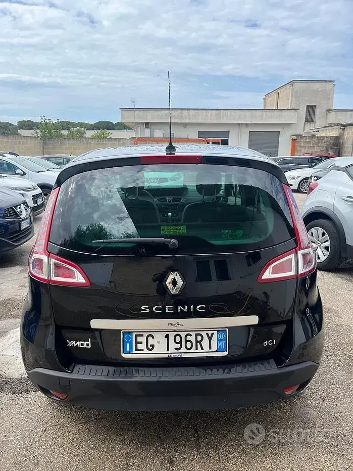 Usata Renault Scénic III Luxe 110 CV (80 kW) 2011 Nero Monovolume