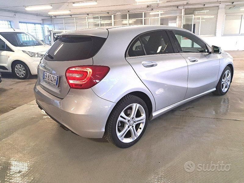Usata Mercedes A200 Premium 156 CV (114 kW) 2013 Arancione Berlina