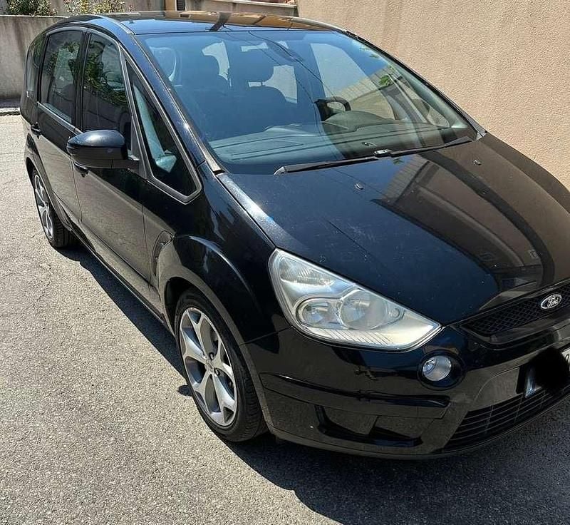 Usata Ford S-MAX Titanium 140 CV (102 kW) 2008 Nero Monovolume