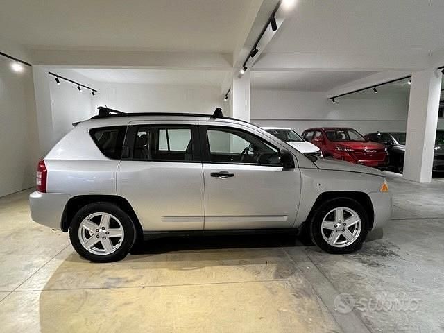 Occasion Jeep Compass Limited 141 ch (103 kW) 2007 Gris SUV