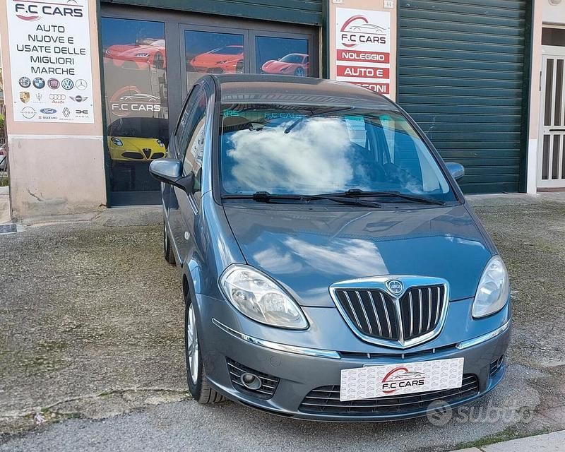 Usata Lancia Musa 95 CV (69 kW) 2011 Grigio Monovolume