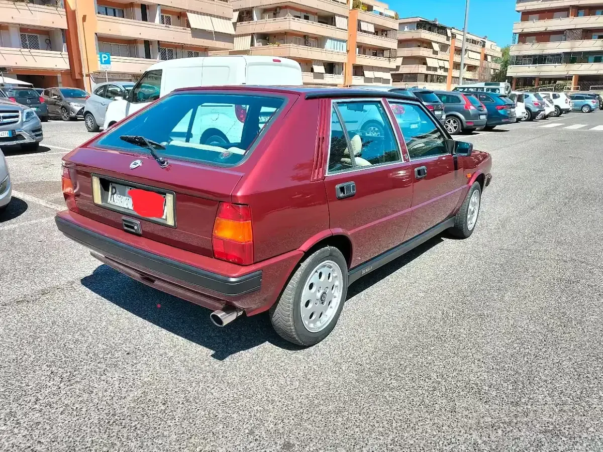 Usata Lancia Delta 75 CV (55 kW) 1989 Utilitaria