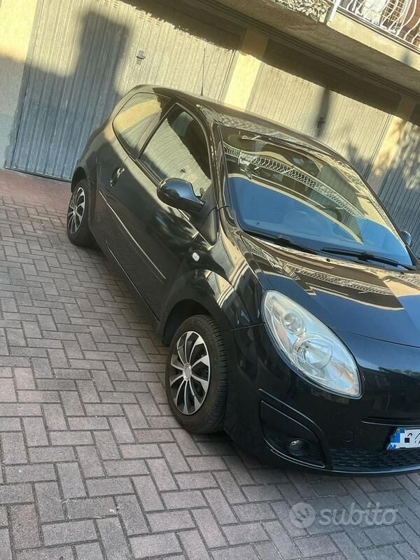 Usata 2008 Renault Twingo Due volumi | 3500 € (Cara) - Immagine 1/4