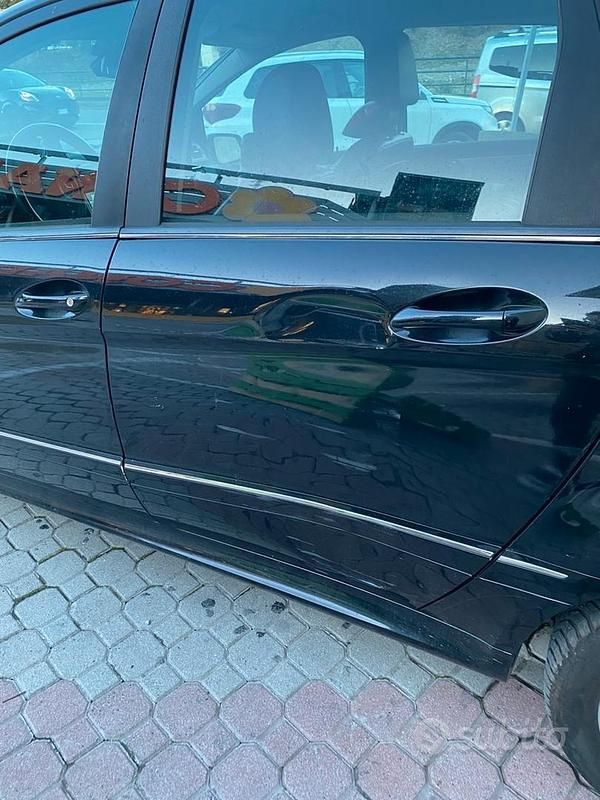 Usata Mercedes B200 Executive 140 CV (102 kW) 2010 Nero Monovolume