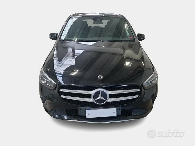 Usata Mercedes B180 Business 116 CV (85 kW) 2019 Nero Monovolume
