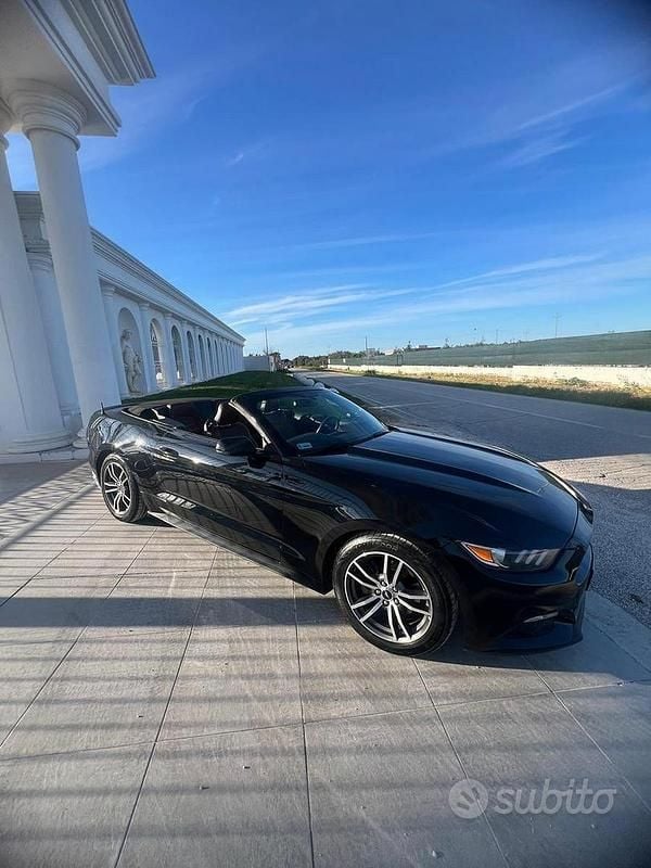 Usata Ford Mustang 317 CV (233 kW) 2017 Nero Cabrio
