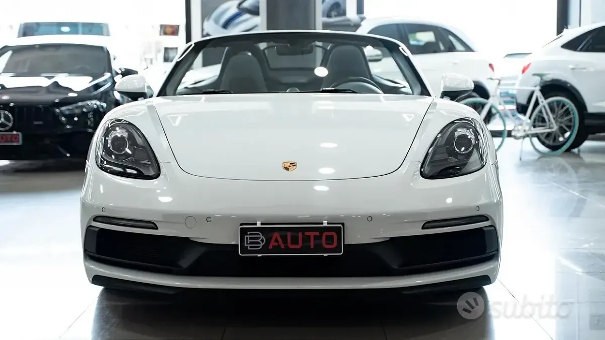 Usata Porsche 718 Chrono 365 CV (268 kW) 2019 Bianco Cabrio