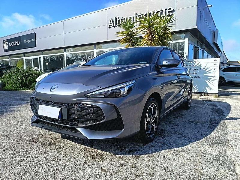 Nuova MG MG3 Luxury 102 CV (75 kW) 2026 Grigio hampsted Utilitaria