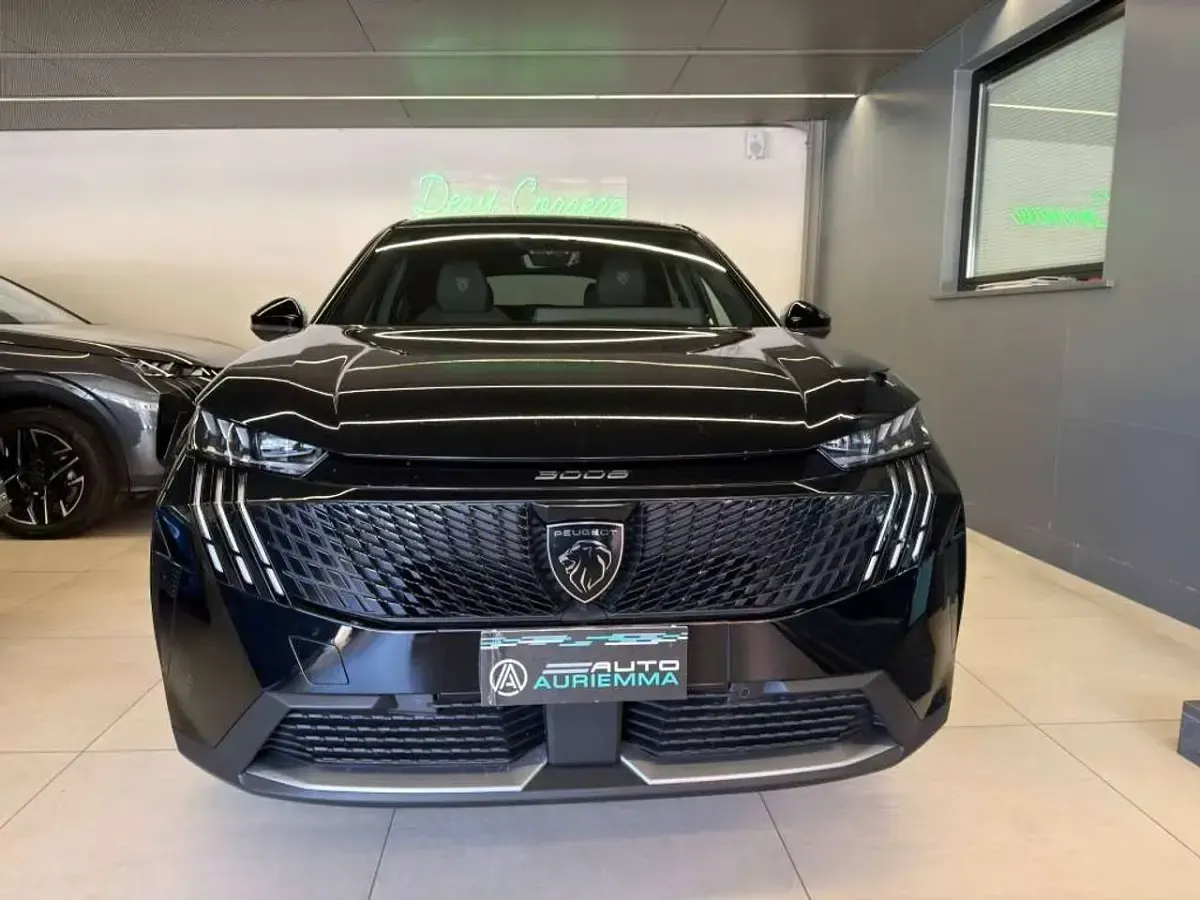 Usata Peugeot 3008 GT 136 CV (100 kW) 2025 Nero SUV