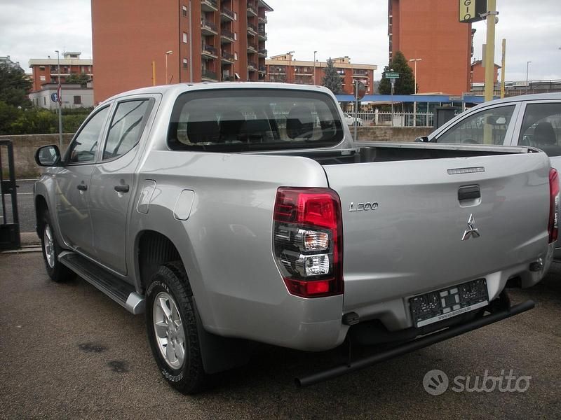 Usata Mitsubishi L200 Inform 150 CV (110 kW) 2023 Grigio Pick-up