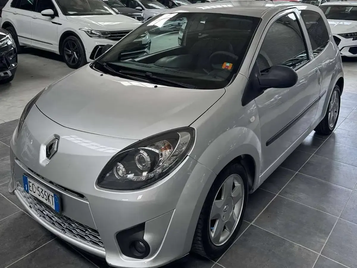 Usata Renault Twingo Dynamique 76 CV (55 kW) 2010 Argento Utilitaria