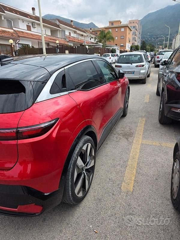 Usata Renault 5 E-Tech 161 kW (220 CV) 2022 Rosso Coupé