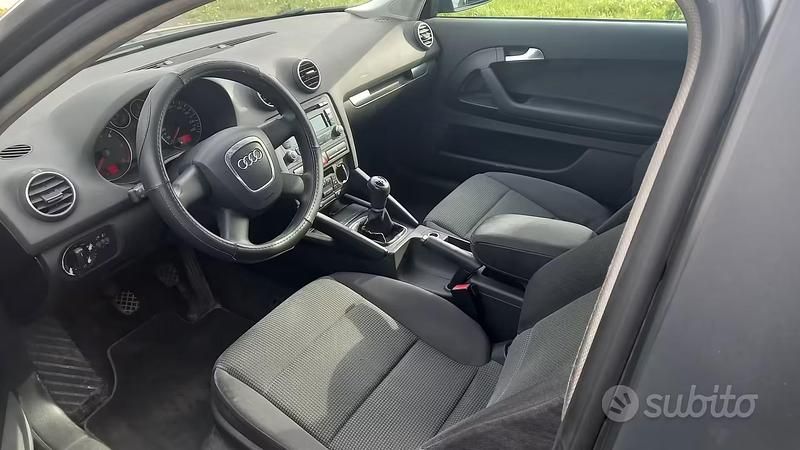 Usata Audi A3 105 CV (77 kW) 2007 Blu Utilitaria