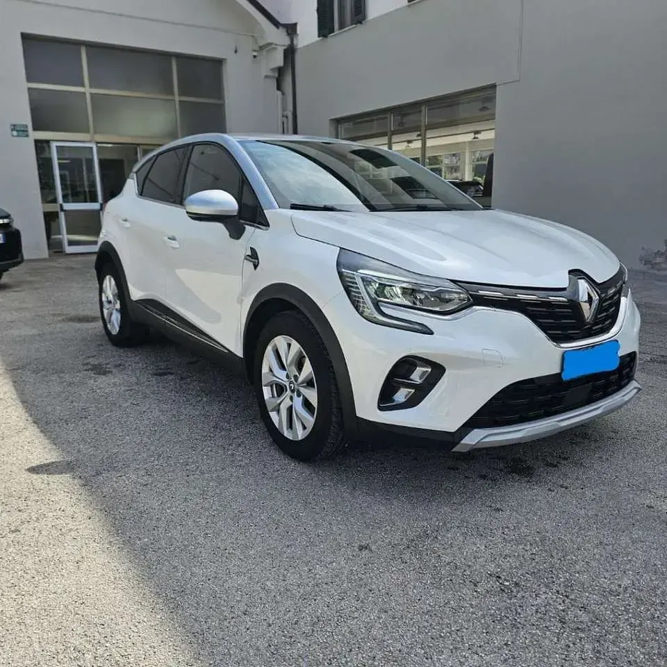 Usata Renault Captur Intens 160 CV (117 kW) 2021 Bianco SUV