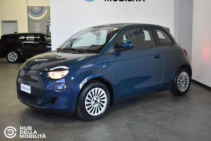 Usata Fiat 500e 86 kW (118 CV) 2023 Blu Berlina