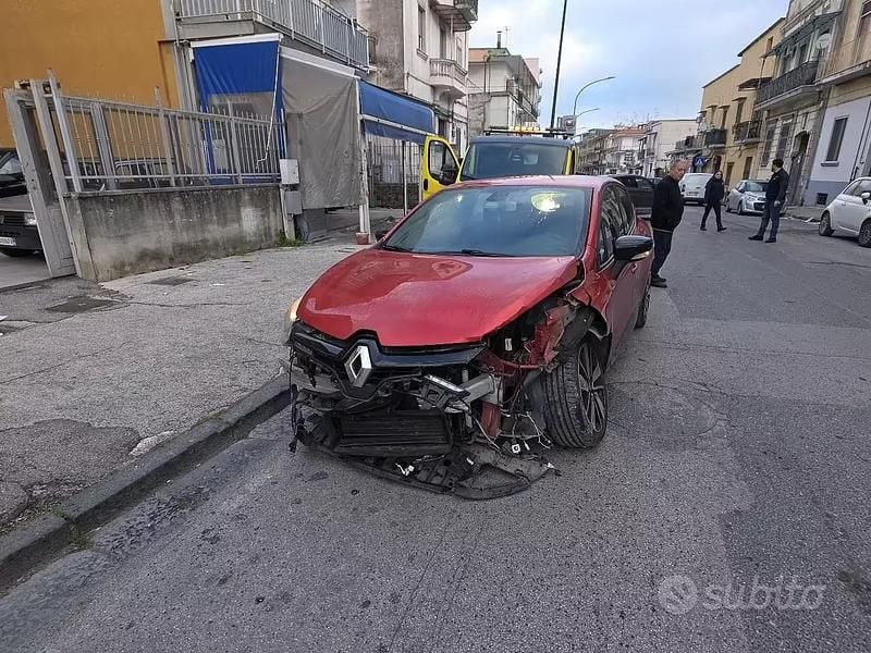 Usata Renault Clio IV 90 CV (66 kW) 2015 Rosso Berlina