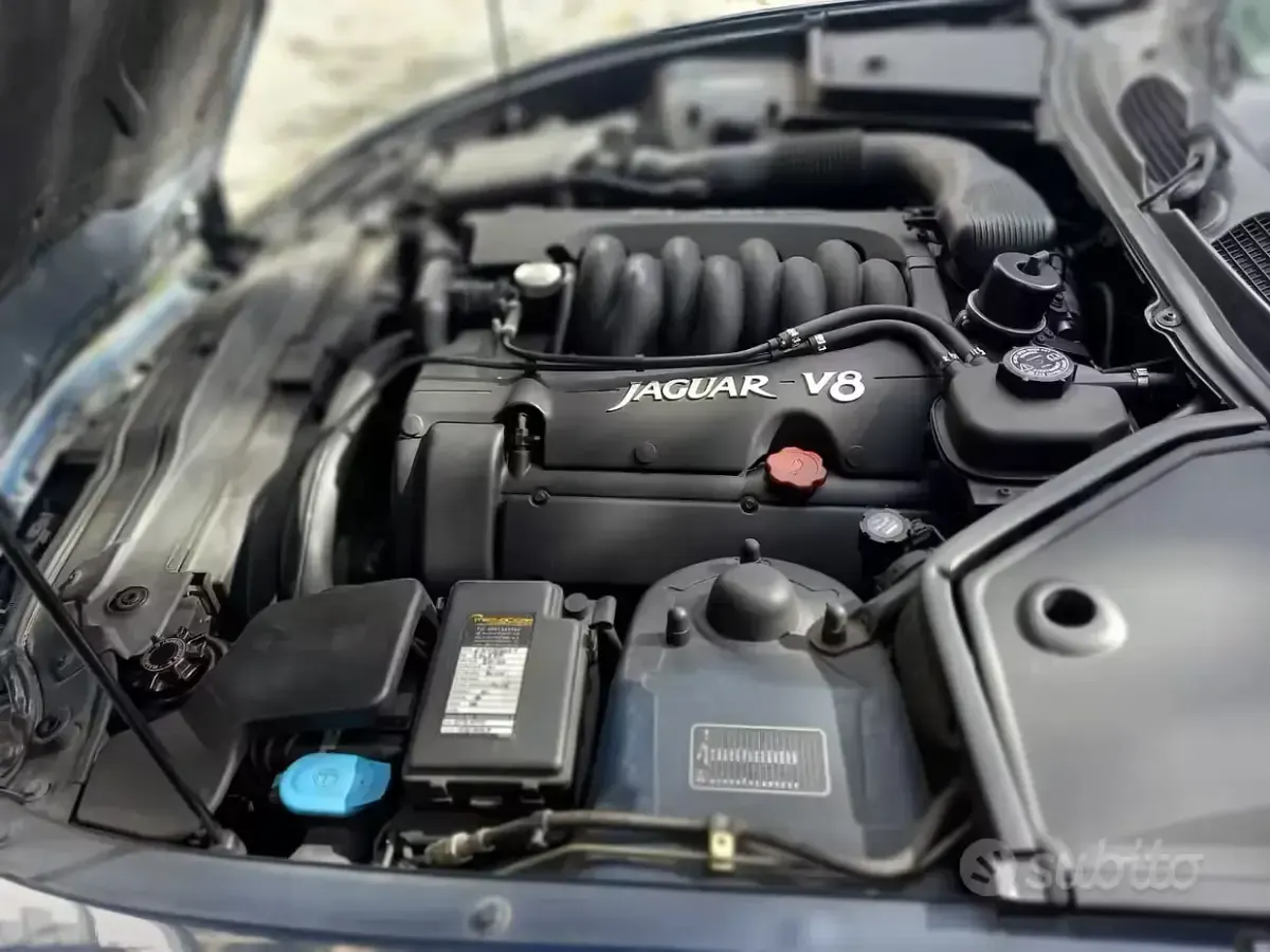 Usata Jaguar XK8 284 CV (208 kW) 1997 Blu Cabrio