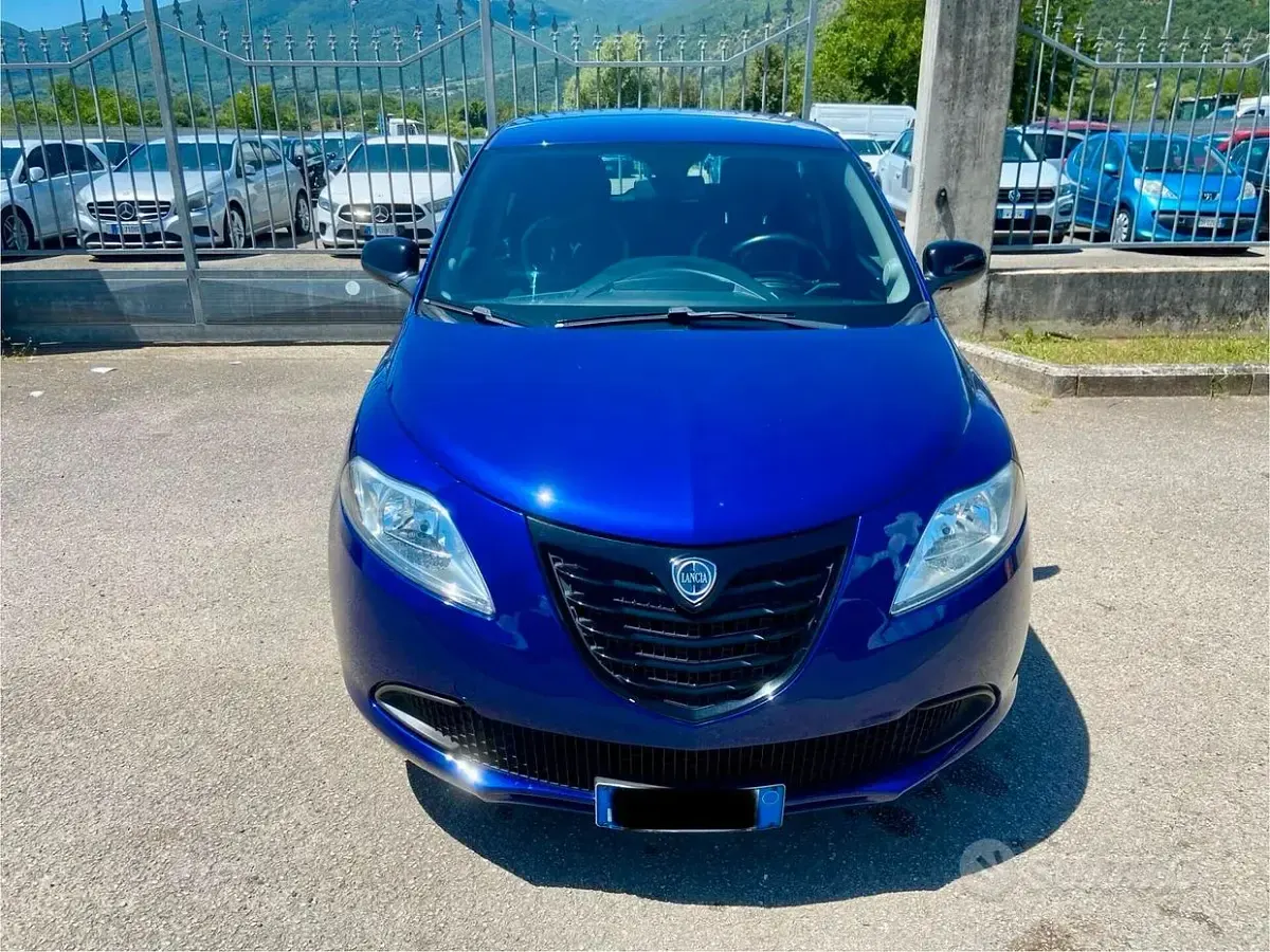 Usata Lancia Ypsilon Silver 69 CV (50 kW) 2014 Blu Utilitaria