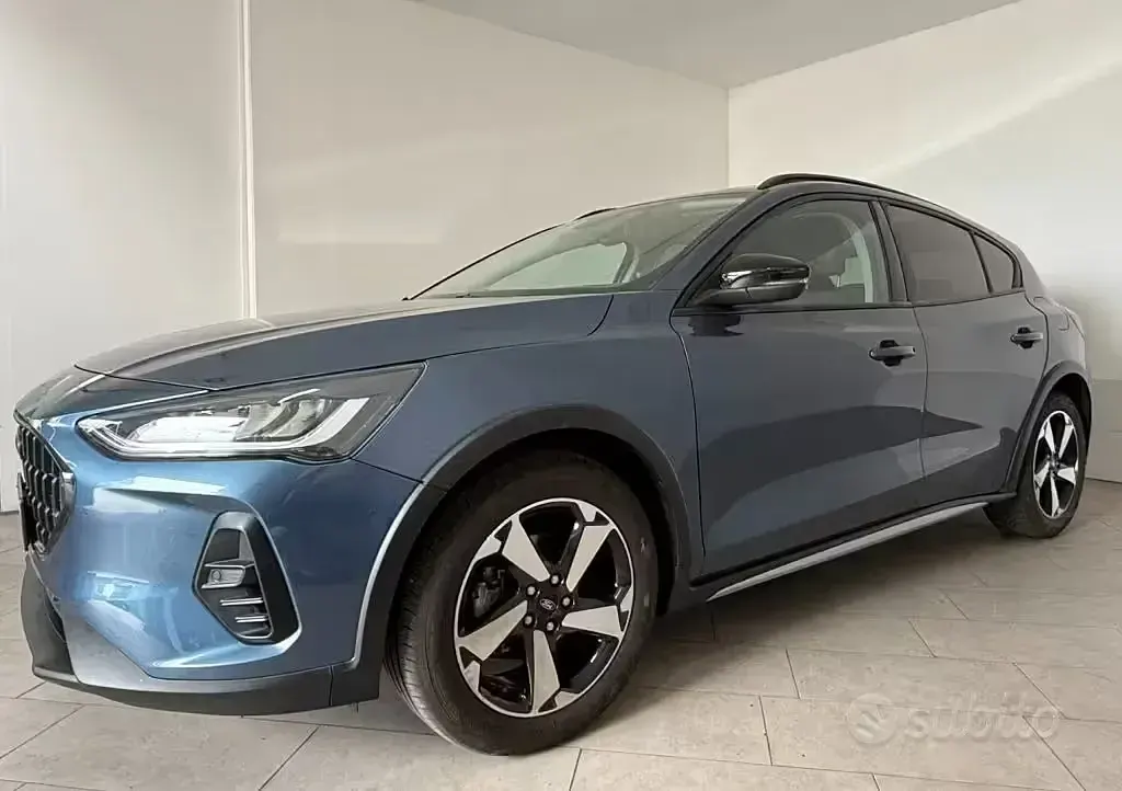 Usata Ford Focus Active 125 CV (91 kW) 2023 Bluazzurro Berlina