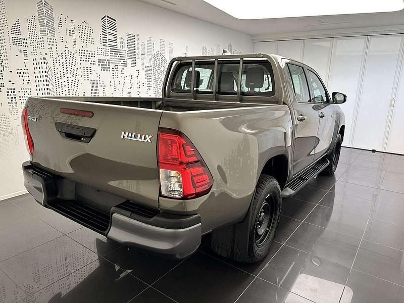 Nuova Toyota HiLux Comfort 204 CV (150 kW) 2025 Oxide bronze Pick-up