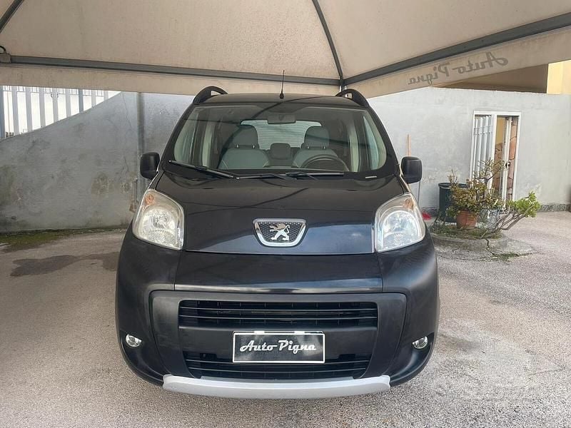 Usata Peugeot Bipper Outdoor 75 CV (55 kW) 2010 Nero Monovolume