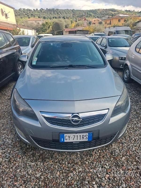 Usata Opel Astra 2010 Grigio Berlina