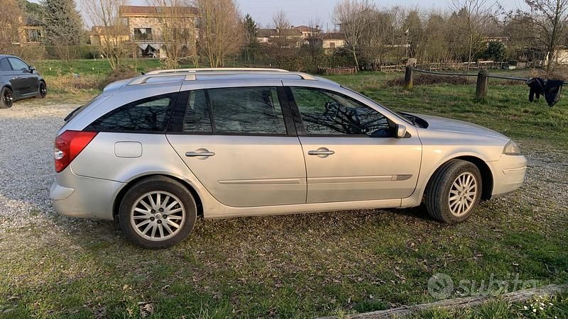 Usata Renault Laguna II 130 CV (95 kW) 2006 Grigio Station wagon
